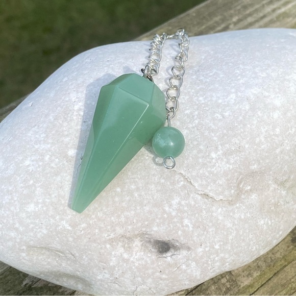 Genuine Aventurine pendulum divination 6 sided hexagon w/ round Aventurine bead - Picture 5 of 5